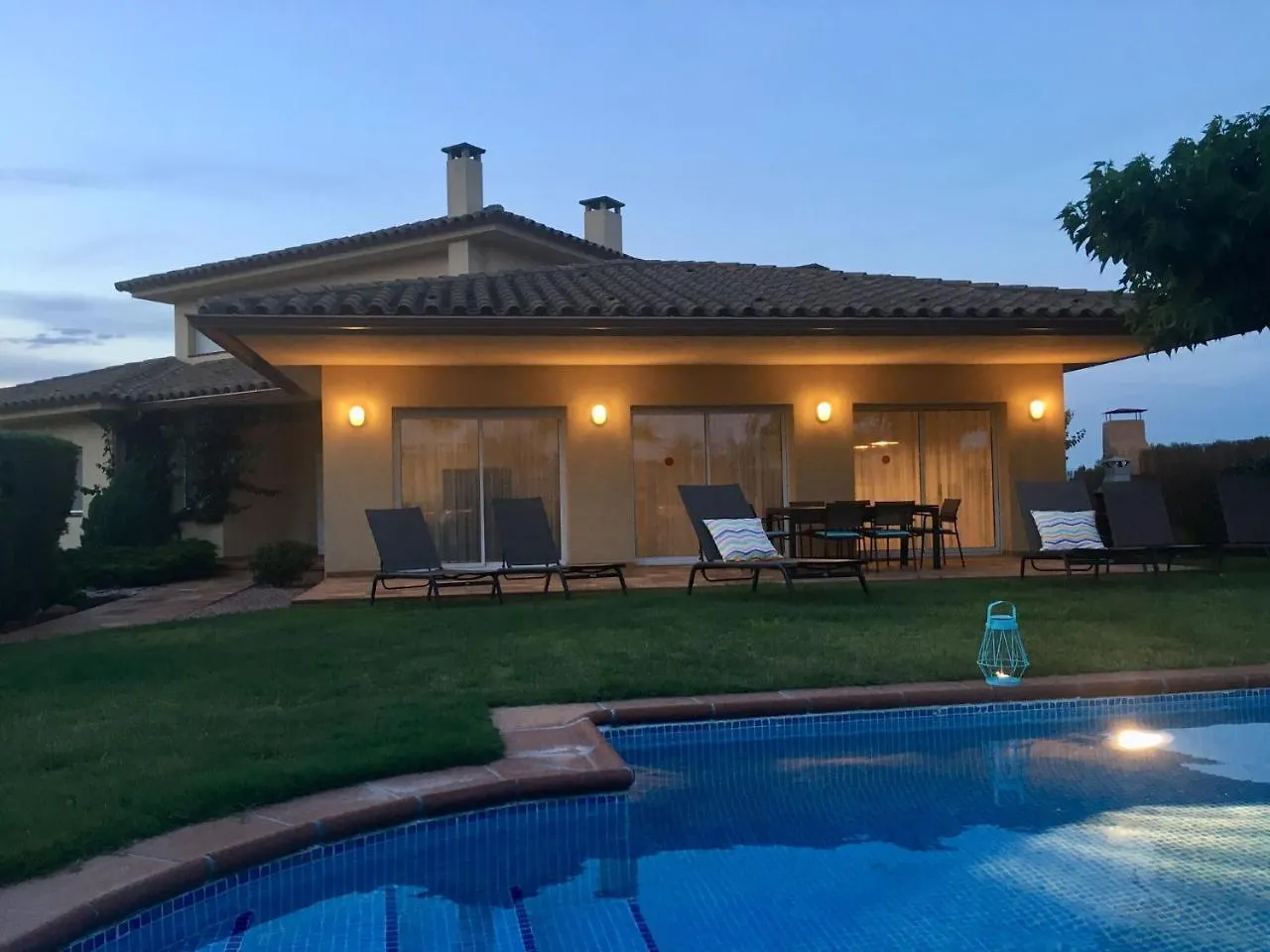 Modern Villa In Les Corts With Pool